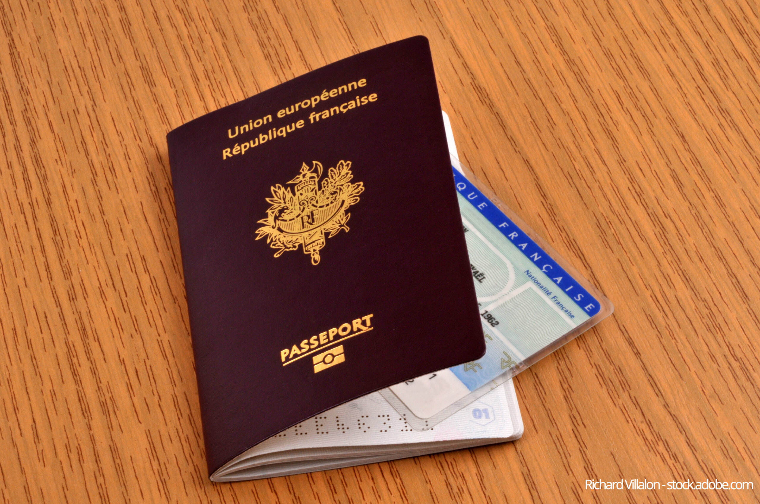 フランス　パスポート