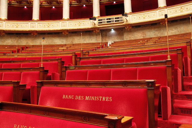 フランス国民議会選　極左極右台頭、与党は過半数維持できるか？　19日決戦投票