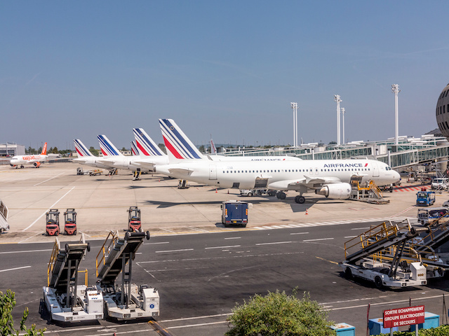 パリ空港再びスト、バカンスシーズンも混乱か