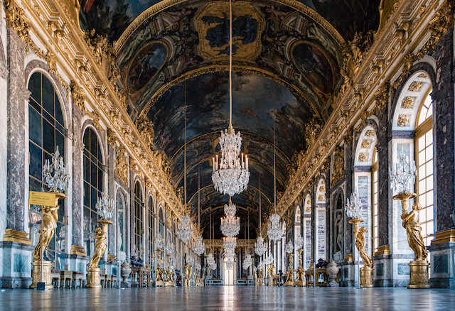 チャールズ３世、26日仏訪問　抗議デモ懸念でベルサイユ宮殿ディナー変更か