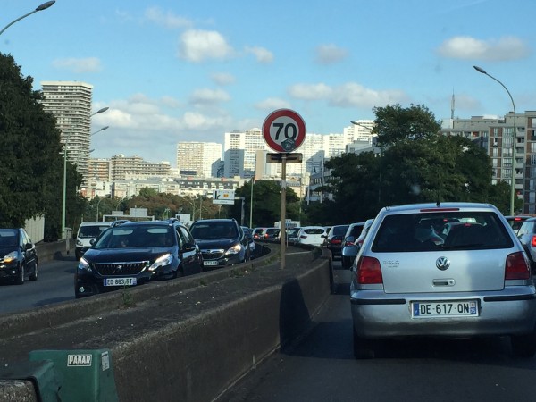パリ環状道路ドライブ 日本と異なる合流時の注意点 渋滞情報 France 365 最新のフランス旅行情報 現地情報 パリ環状道路ドライブ 日本と異なる合流時の注意点 渋滞情報 France 365 最新のフランス旅行情報 現地情報