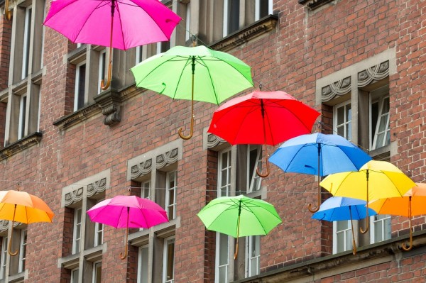 カラフルな雨傘