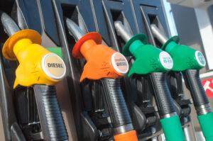 フランス　賃上げ要求ストで深刻なガソリン不足　買いだめ禁止へフランス政府　ガソリン価格高騰で支援金