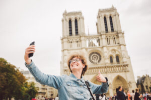 「パリが恋しい」外国人観光客が戻ったパリ