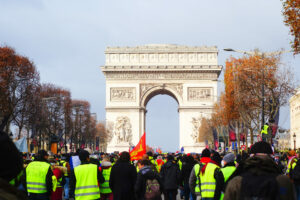 フランス 何が起こる9月10日 バイル首相の予算削減案に市民反対運動
